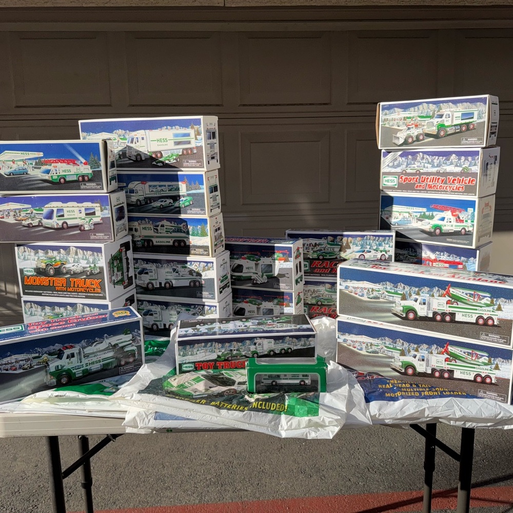Hess Collection of 23 most MIB